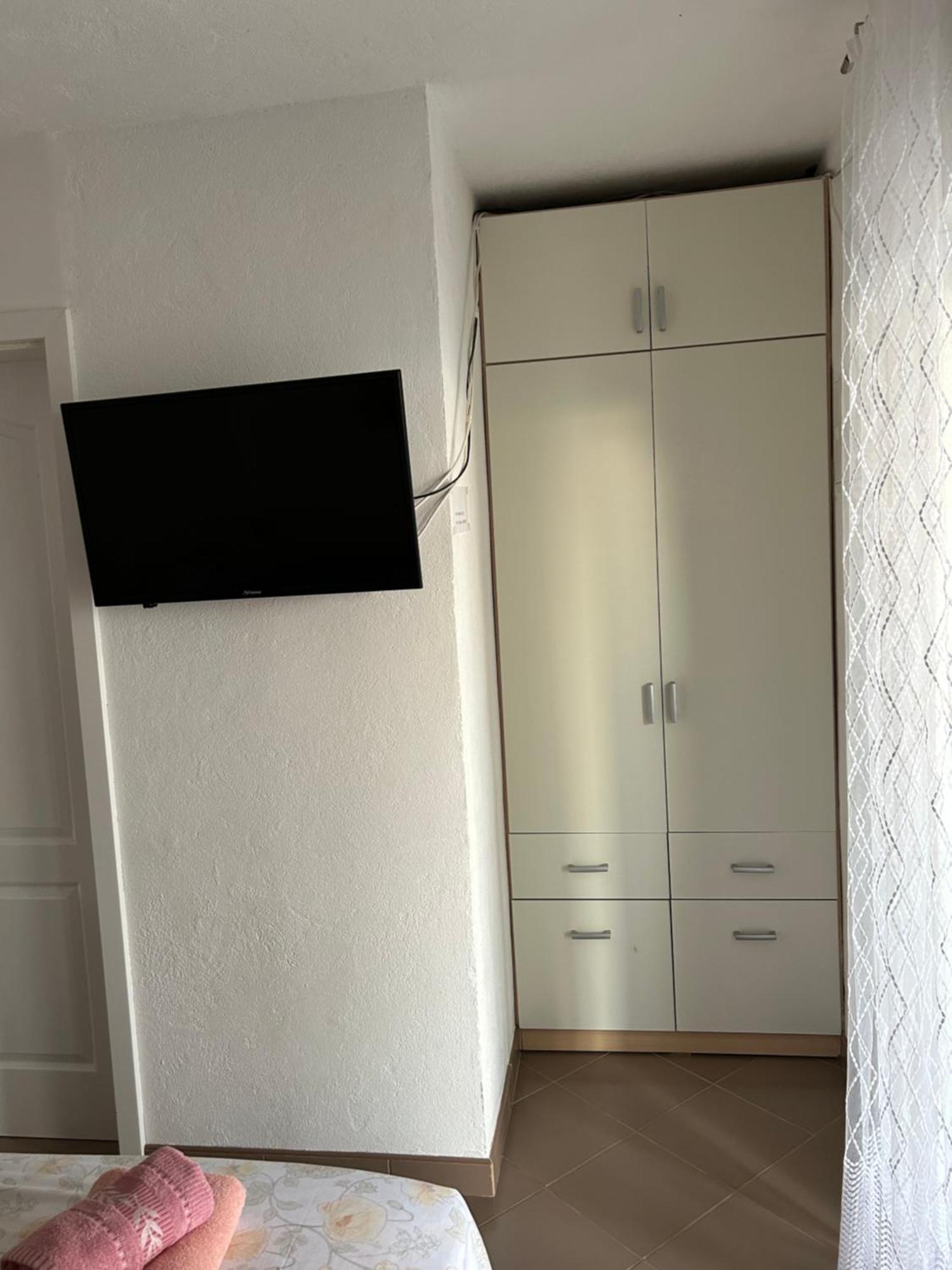 Apartments Spalj 1 I 2 Senj  Buitenkant foto